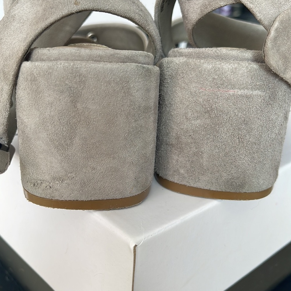 STEVE MADDEN Rotating Suede Sandals - Picture 6 of 8